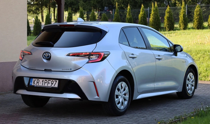 Toyota Corolla cena 79950 przebieg: 74400, rok produkcji 2019 z Rakoniewice małe 742